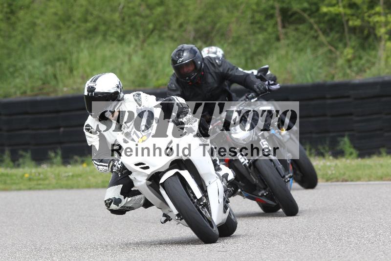 Archiv-2025/10 23.04.2025 Cornu Master School ADR/rot-rouge/10